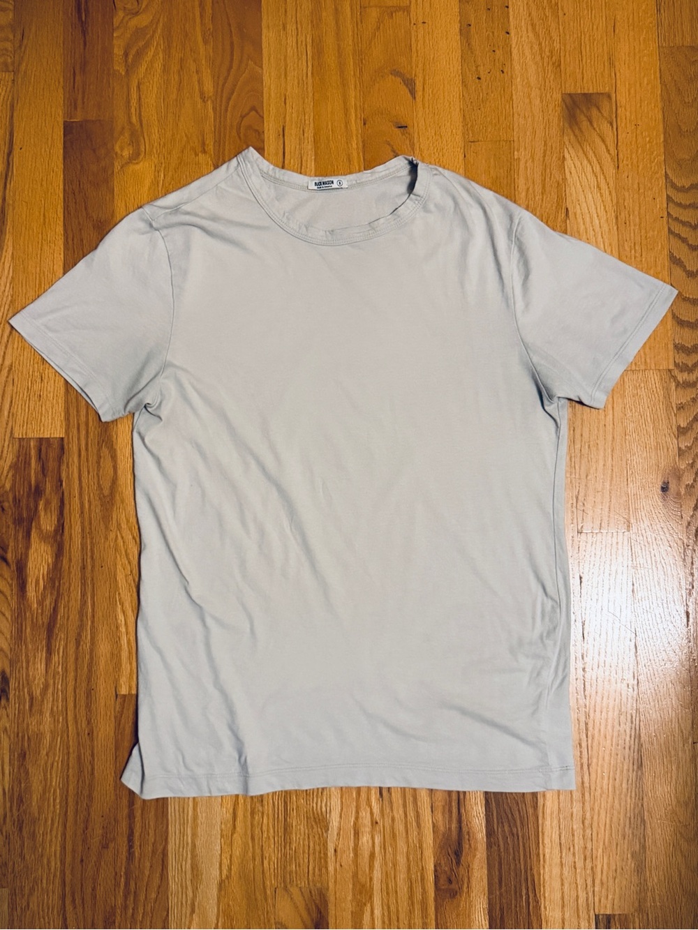 Buck Mason Men’s Small Short Sleeve Pima Classic Crewneck Tee in Oyster - Picture 2 of 7
